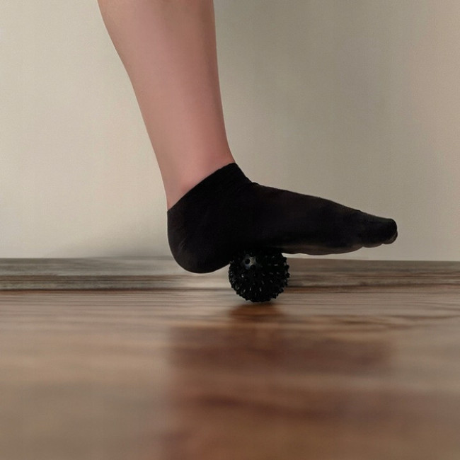 Массажный коврик акупунктурный для точечного массажа с подушкой Trizand + 2 массажных шарика (23375)