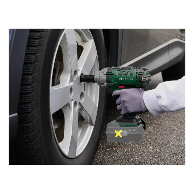 Акумуляторний ударний гайковерт PARKSIDE - Модель - PASSK 20-LI C3 (Без акумулятора і зарядного пристрою) - Комплектація - кейс + 4 насадки