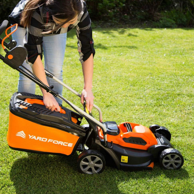 Газонокосілка з аккумулятором YARD FORCE 32CM 40V LM G32