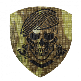 Шеврон Камотек Череп в береті (7*8) MC Лазерна Різка (9015)