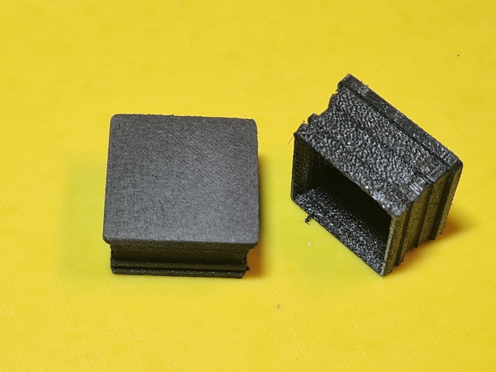 3D друк заглушка для профільної труби 35 x 35