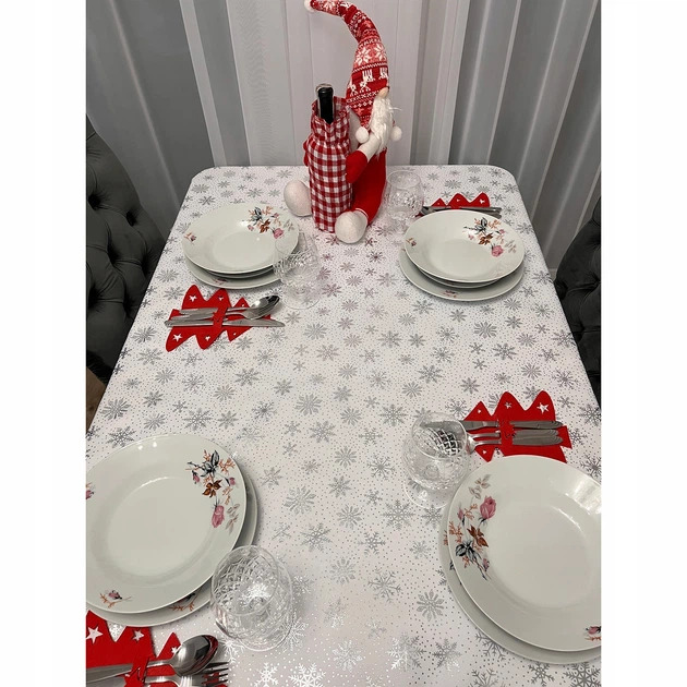 Скатертина різдвяна декоративна, Ruhhy Біла з срібними сніжинками 140 x 220 см (22791)